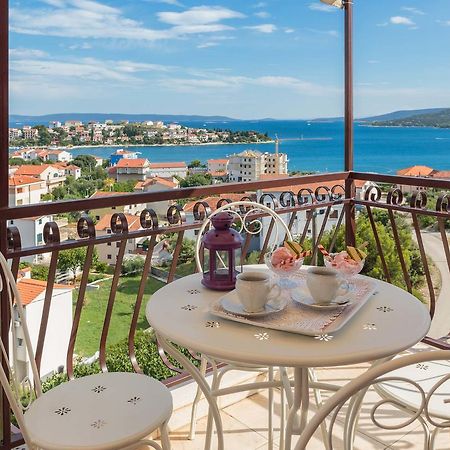 Apartments Loncar Seget Vranjica Exterior foto