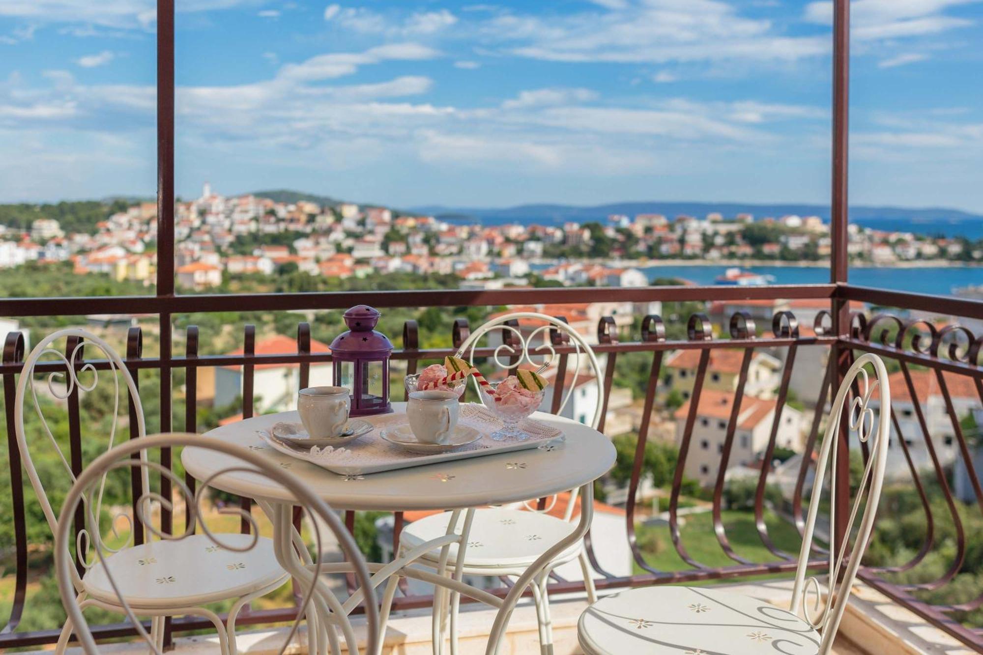 Apartments Loncar Seget Vranjica Exterior foto
