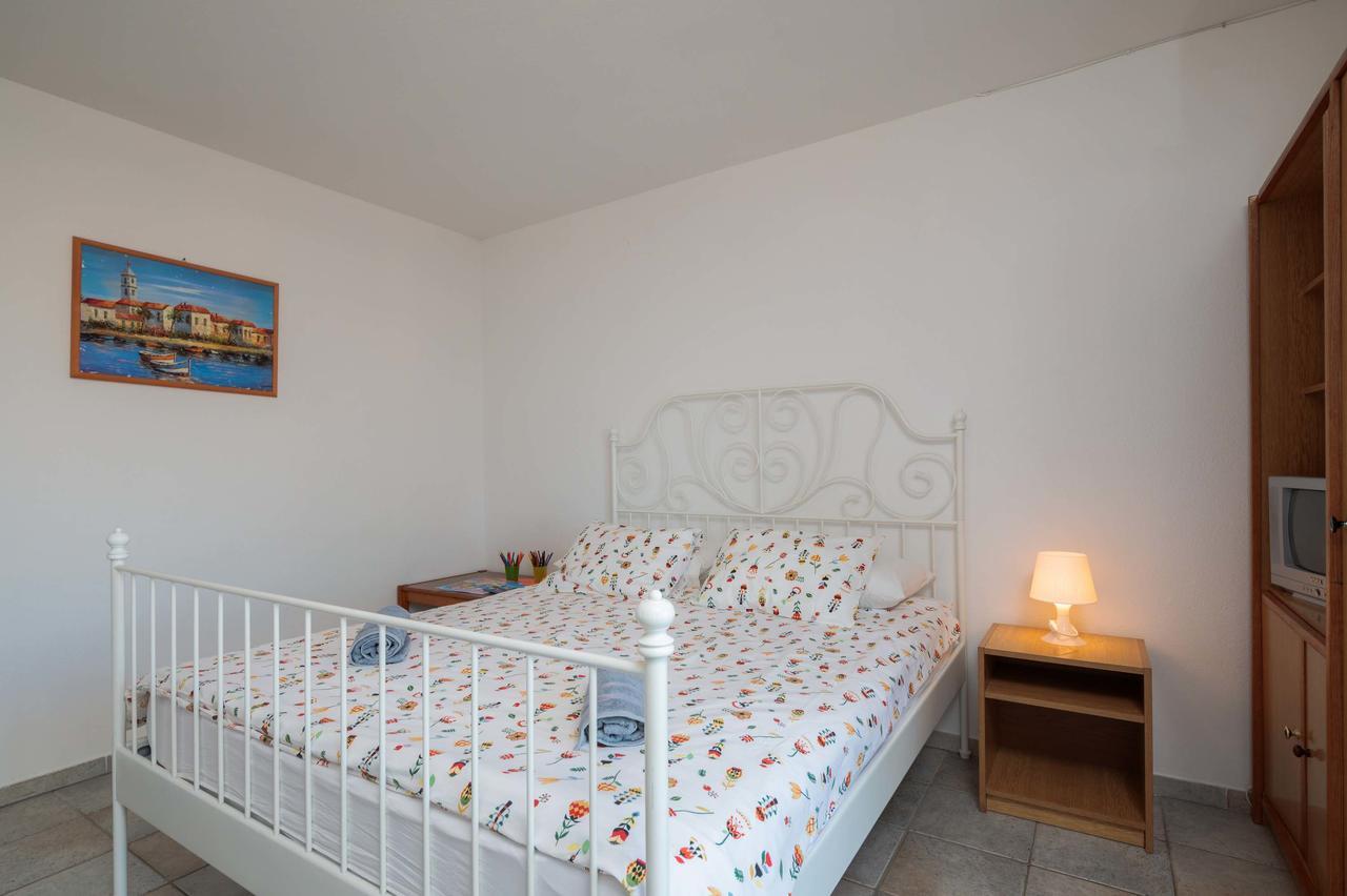 Apartments Loncar Seget Vranjica Exterior foto