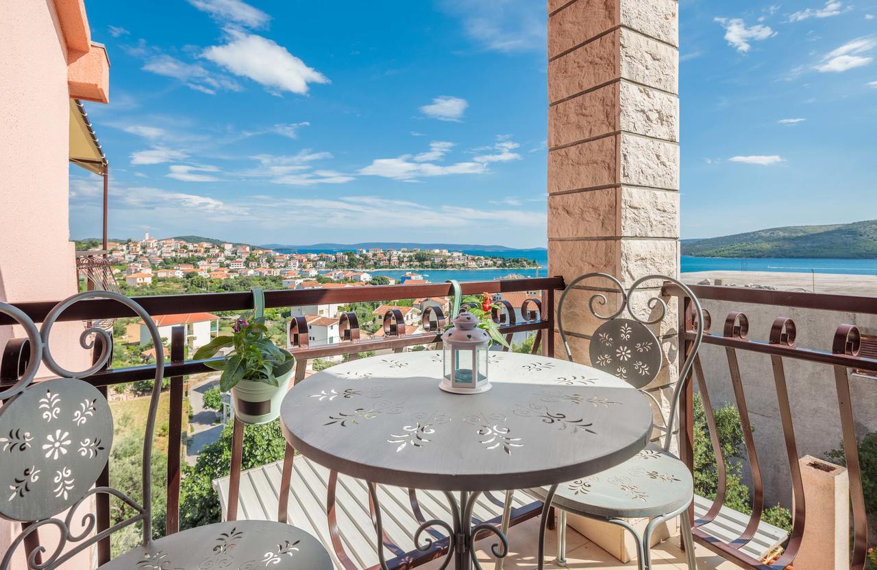 Apartments Loncar Seget Vranjica Exterior foto