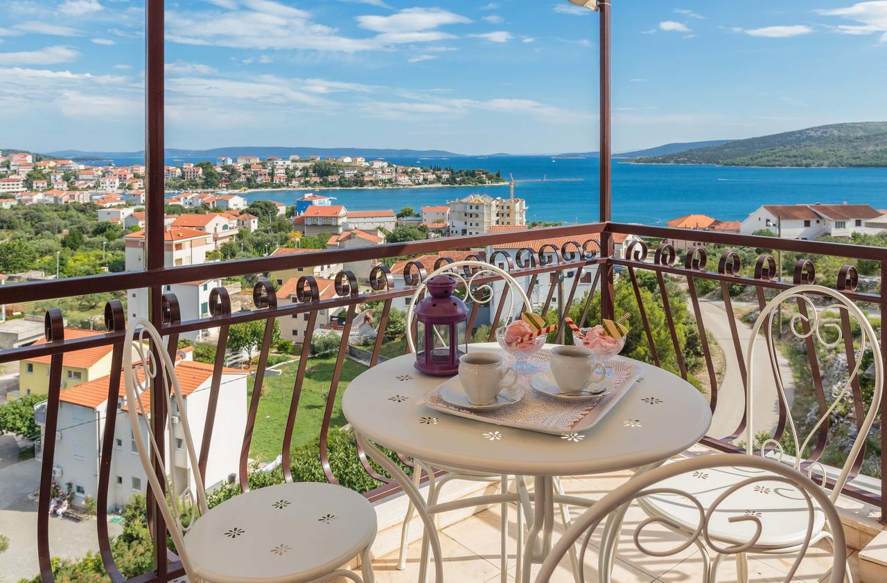 Apartments Loncar Seget Vranjica Exterior foto