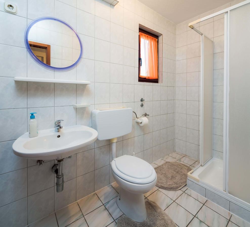 Apartments Loncar Seget Vranjica Exterior foto