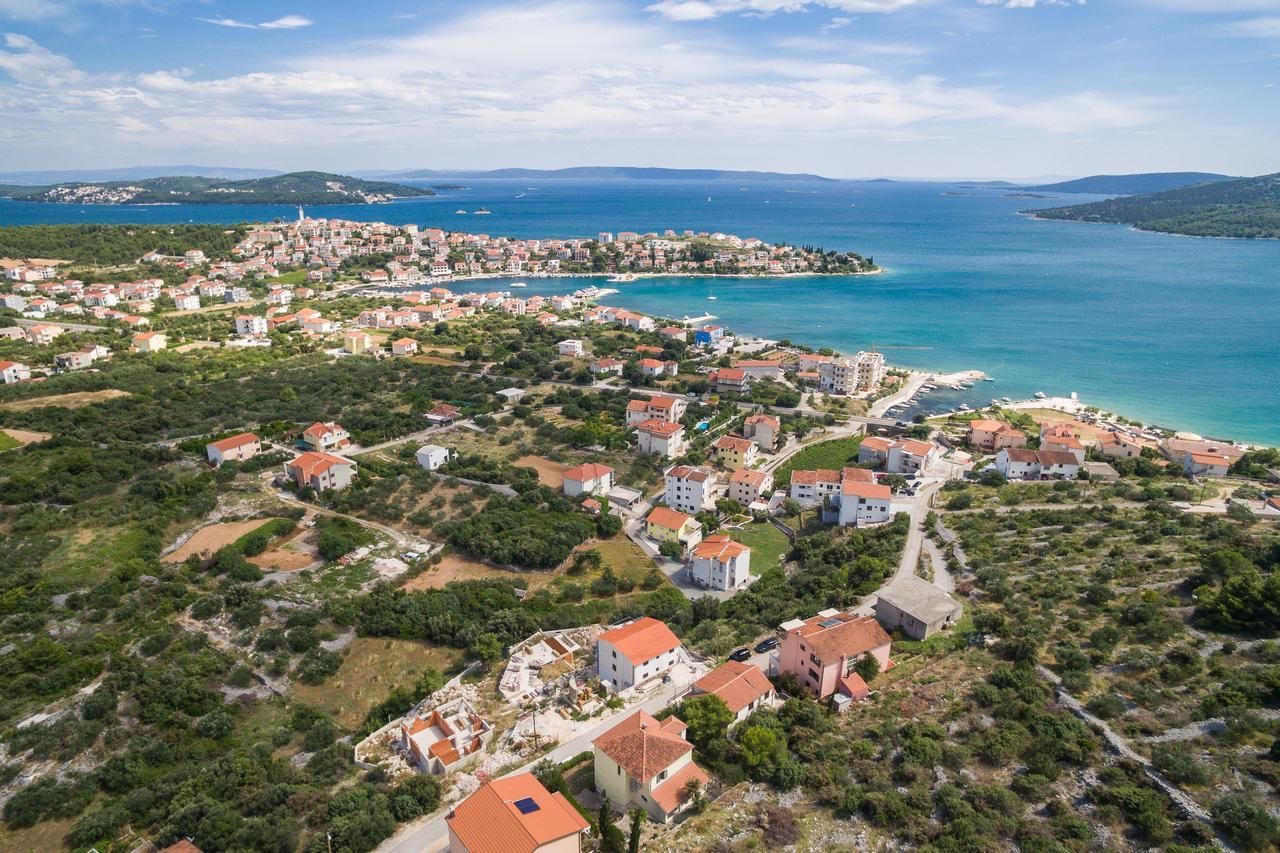 Apartments Loncar Seget Vranjica Exterior foto